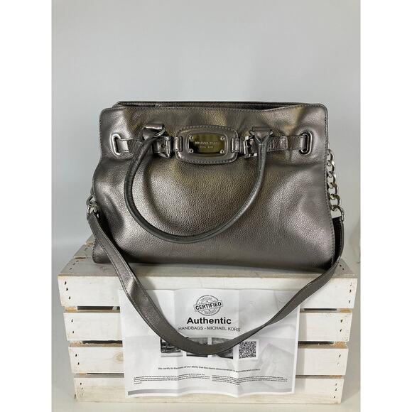 MICHAEL KORS LARGE PUTER, SILVER PEBBLED LEATHER SHOULDER BAG - Picture 1 of 16